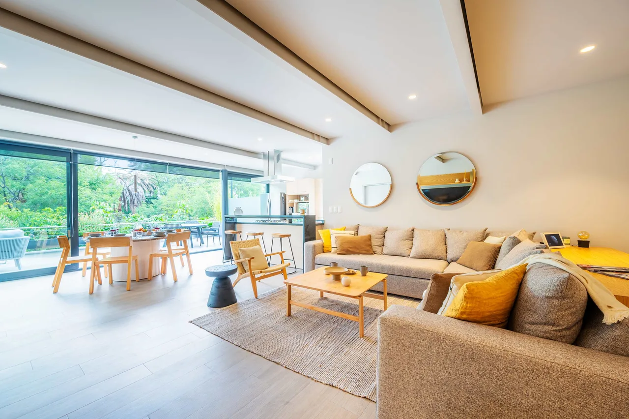 Capitalia | Luxury PH W/Terrace