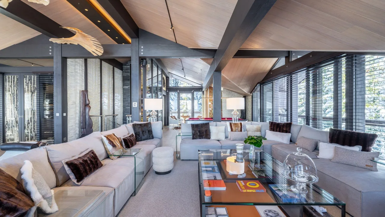 Winter '26 — Ski chalets & alpine retreats for the season
