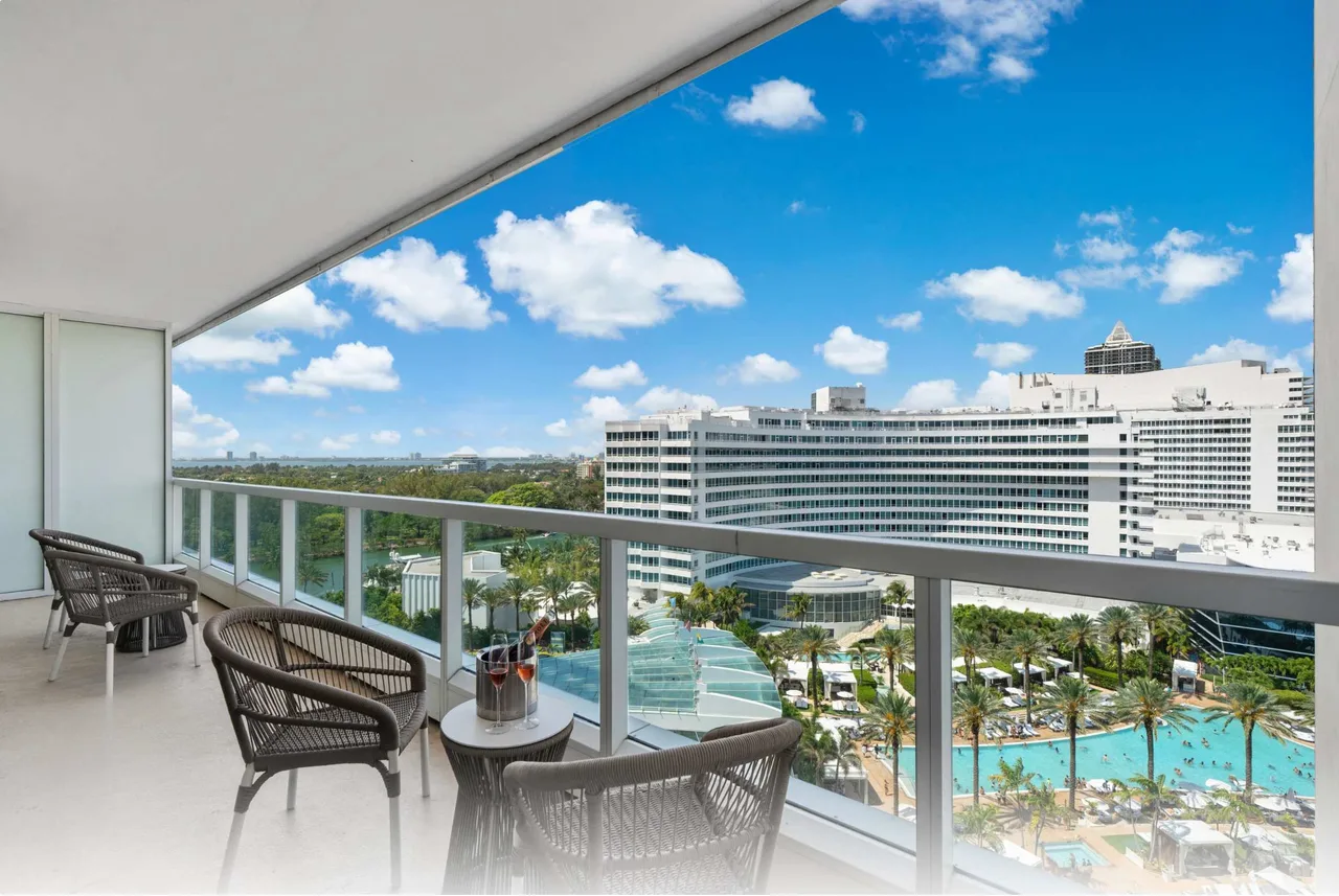 Chic Modern Apartment with Ocean Views in Miami Beach