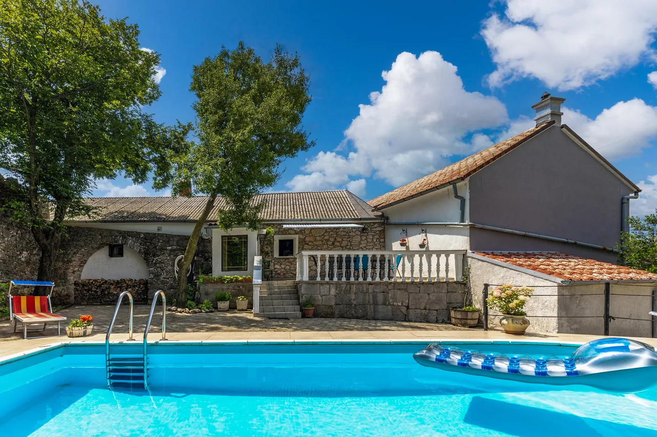 Meja Stone House with Pool