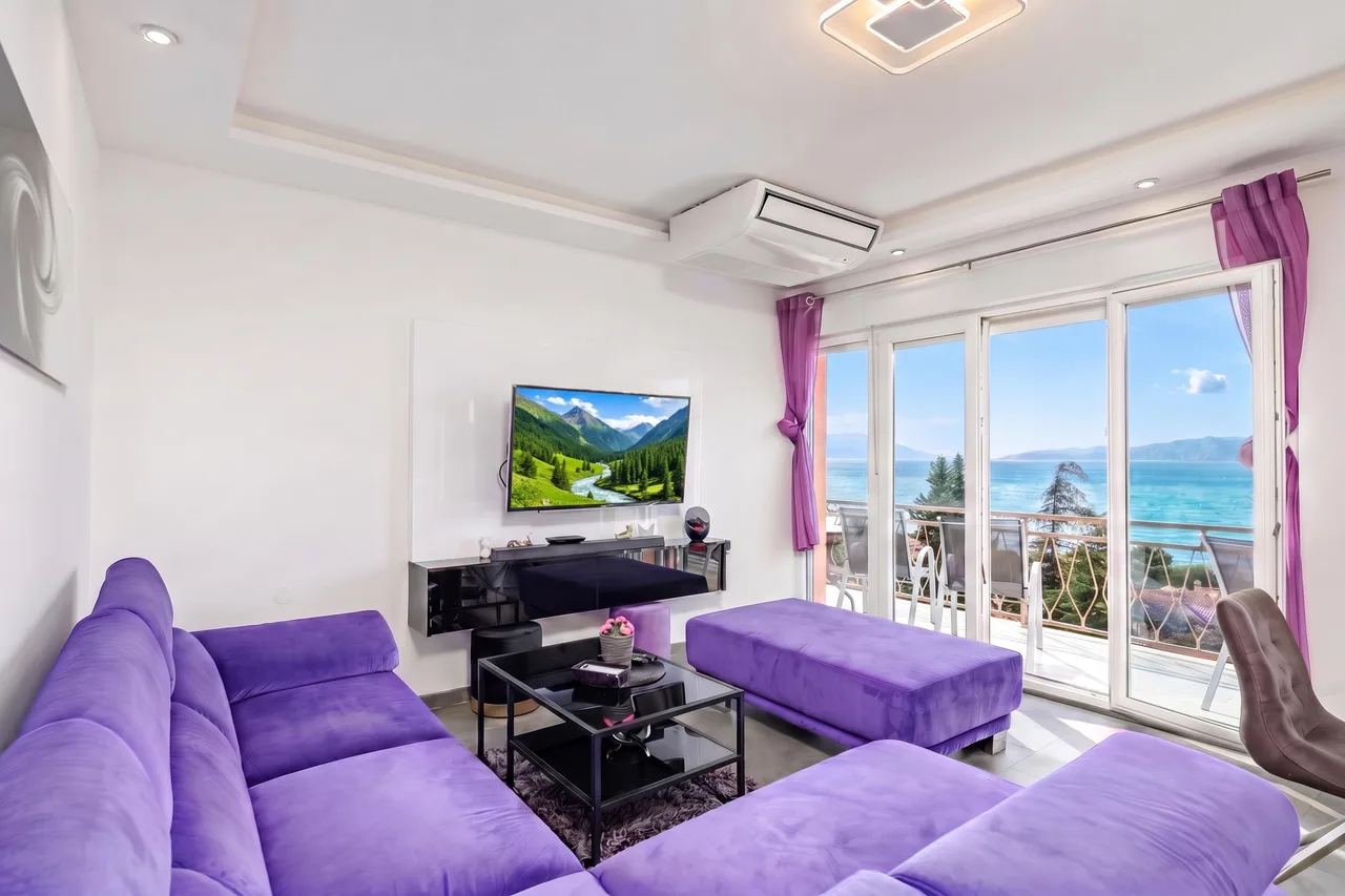 Comfortable Seaview Apartment Pacco