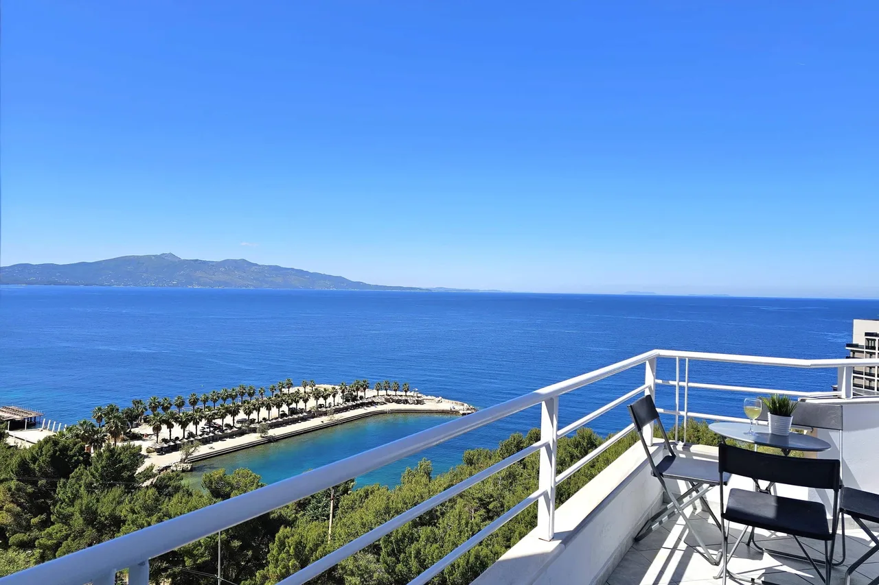 Two Bedroom Apartment With Sea View-061