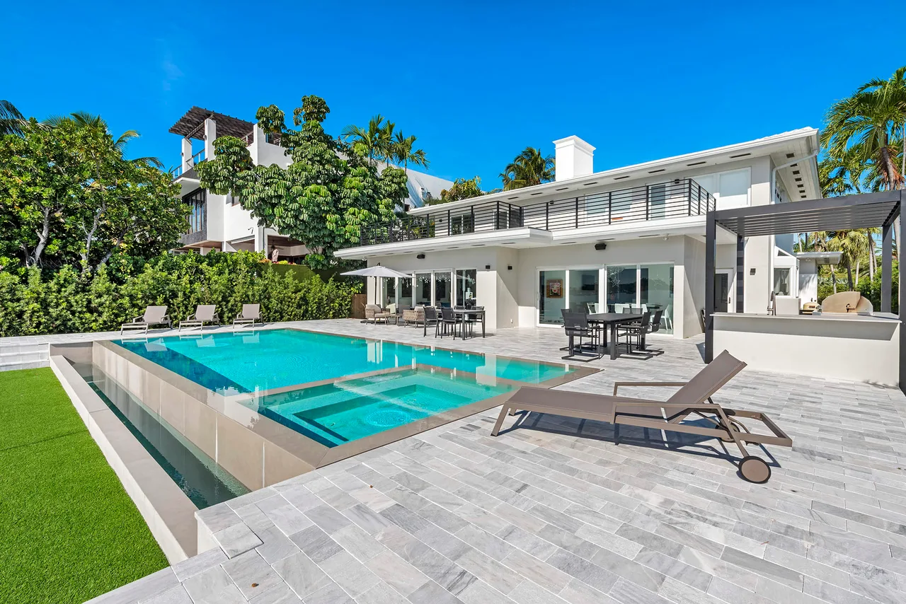 Spectacular Villa with Most Amazing Views of Downtown Miami