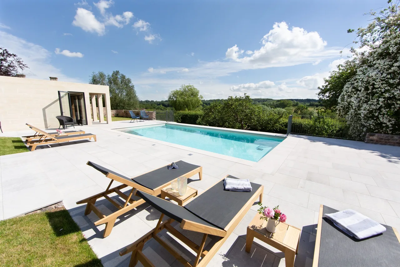 Charming Old-Stone Villa in England
