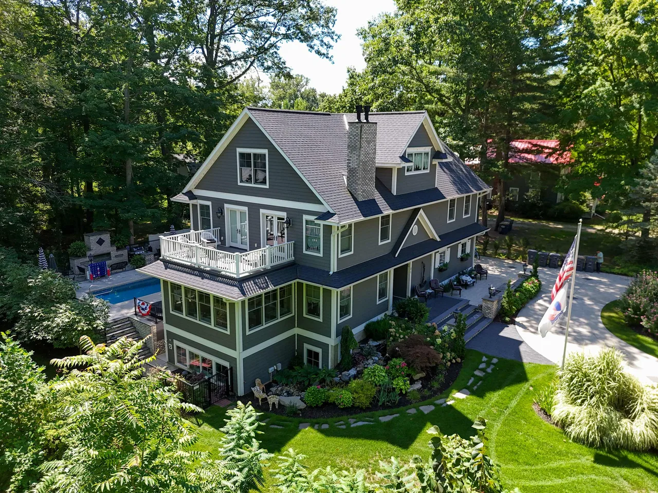 Lakeside Six Bedroom Villa in Lake Michigan Shore