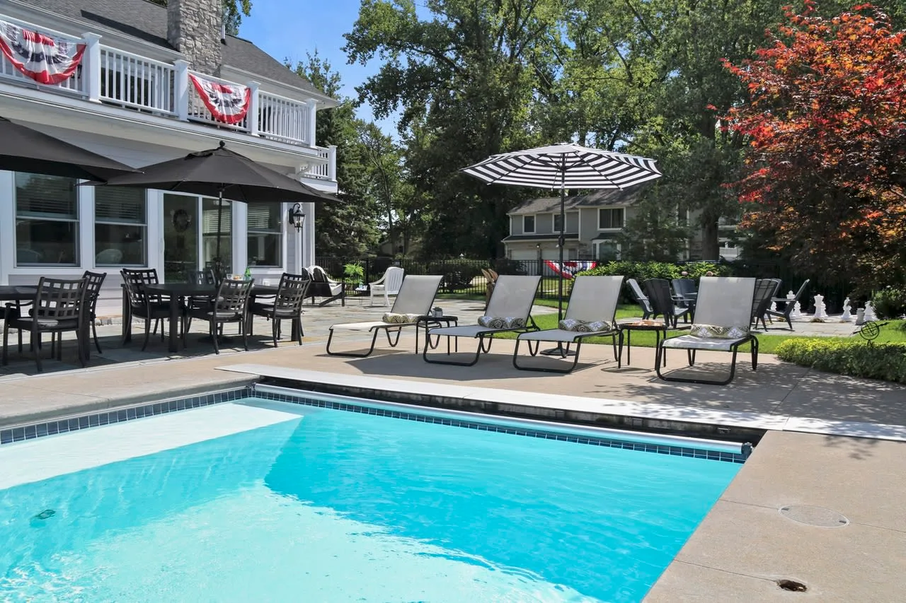Private Pool Villa in Lake Michigan Shore