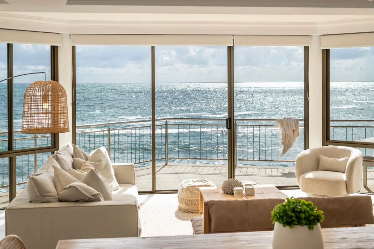 Absolute Oceanfront Four Bedroom Villa in Yamba