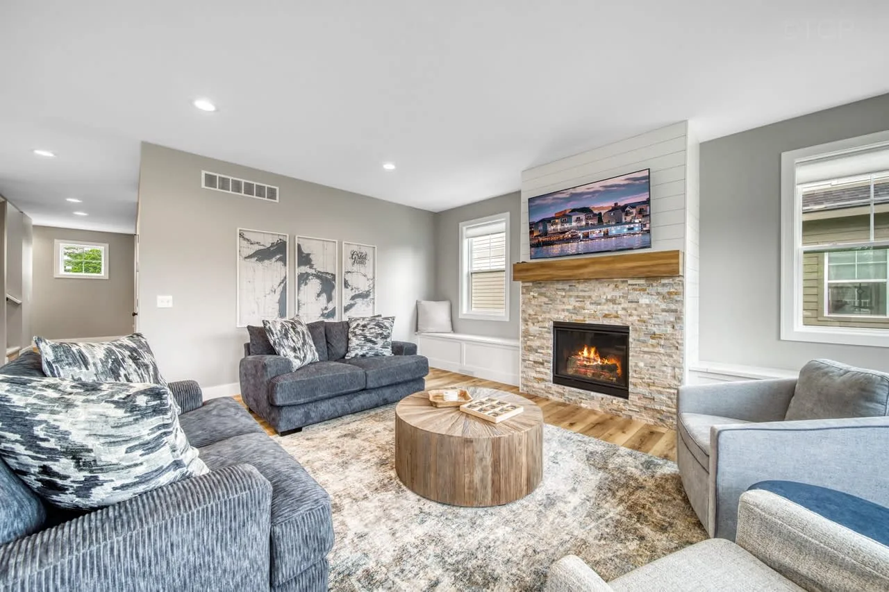Trailside Treasure-Pool Access, Near Bike Trail, Lake, and Town