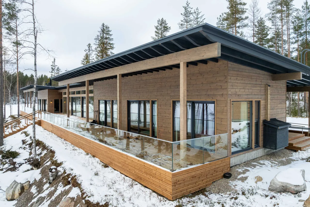Stylish Villa With Private Sauna and Lake Access