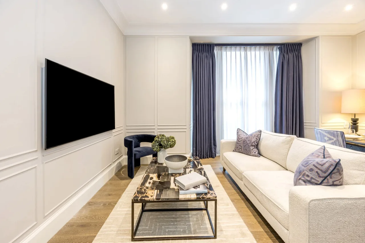 Elegant Two Bedroom Retreat in London