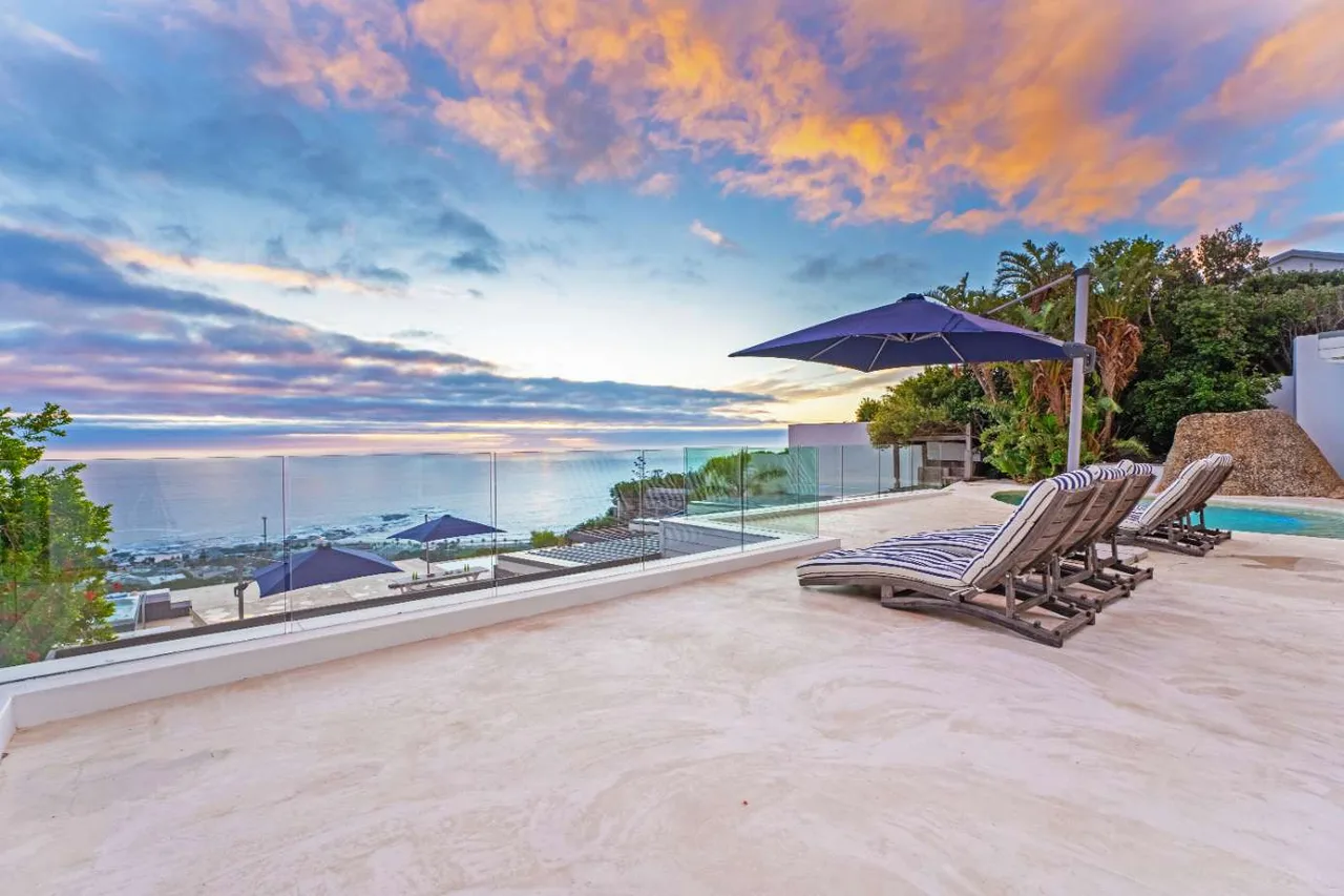 Ocean View Eight Bedroom Villa in Camps Bay