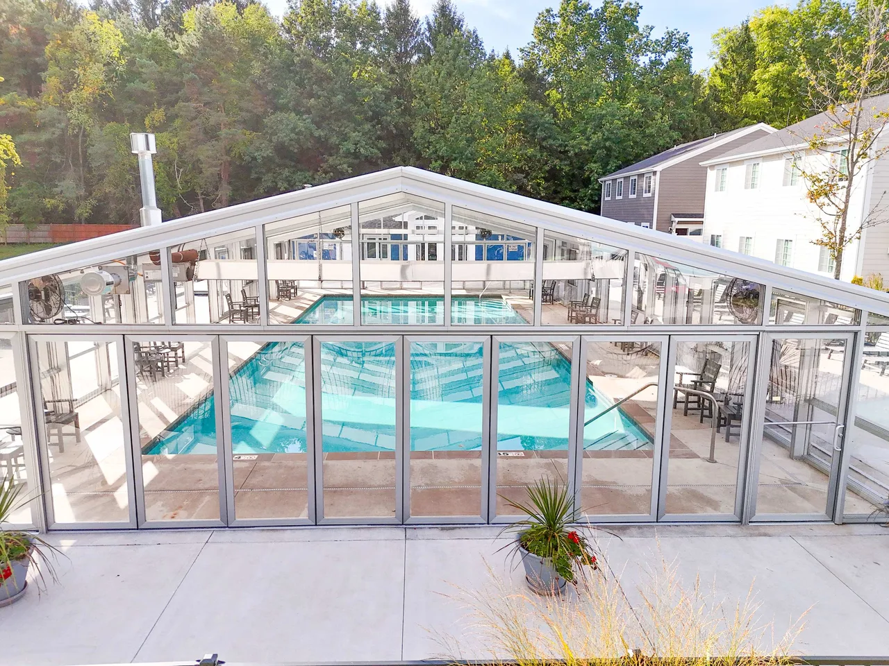 The Sandbar: Large Vacation Home with Year-Round Pool Access