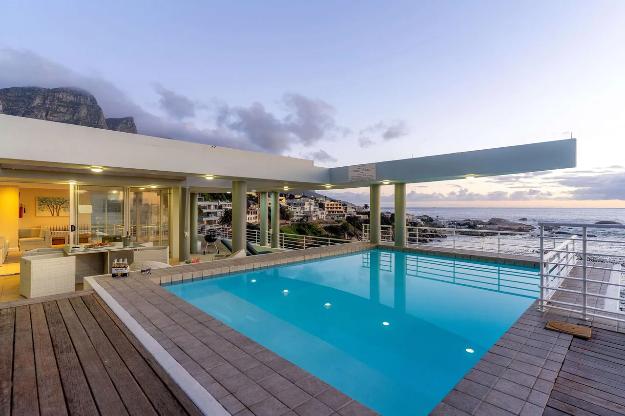 Oceanview Beachfront Villa in Cape Town