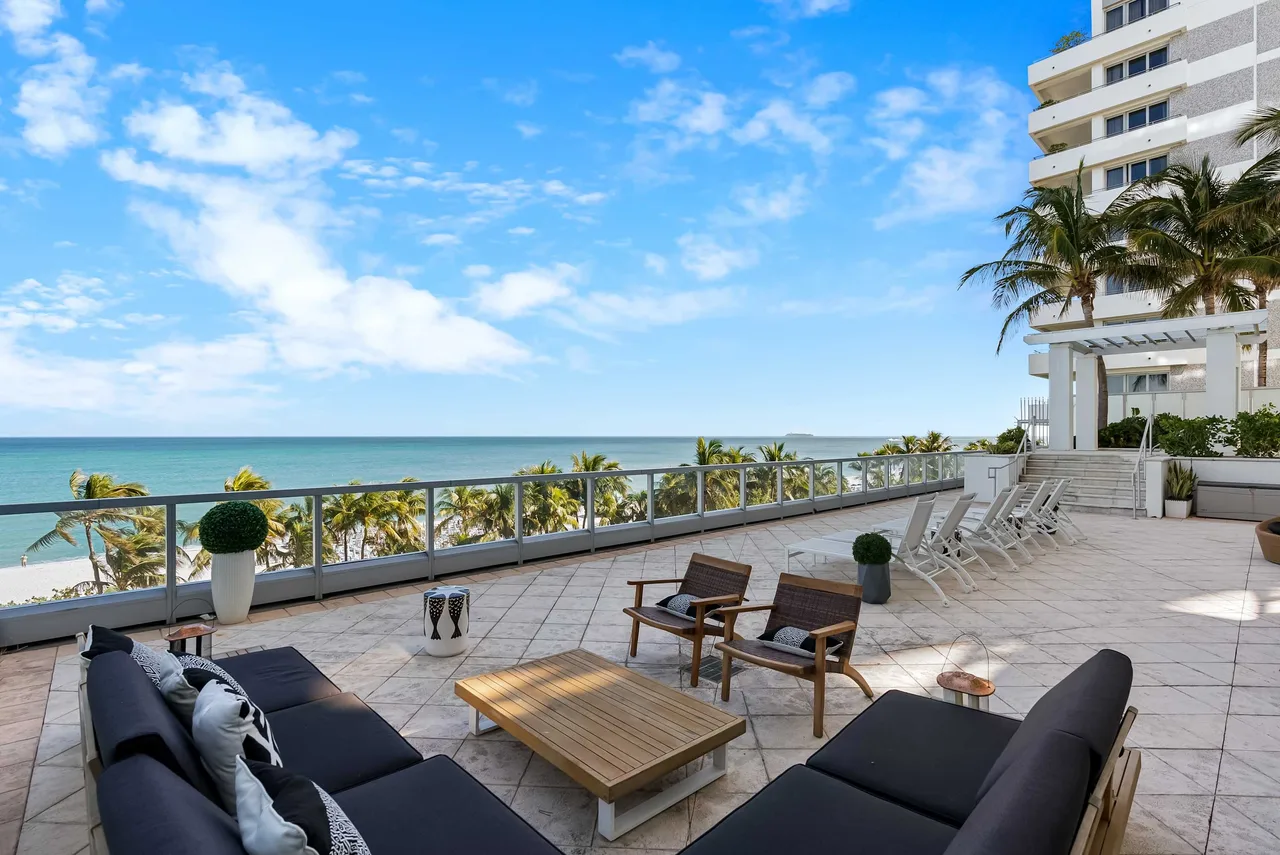 Ocean View Contemporary Villa in Miami Beach