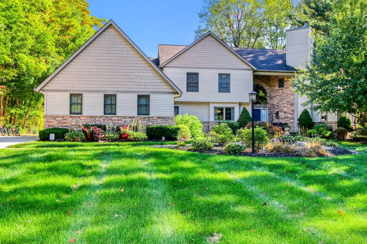 Off The Hook | Pool | Firepit | Large Yard