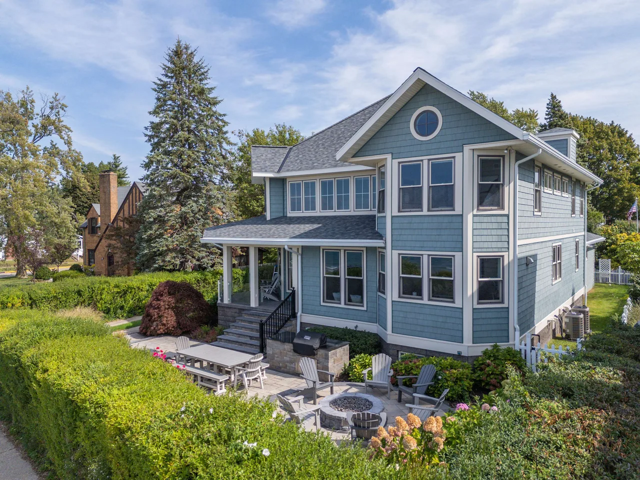 Panoramic Lake View Villa in Lake Michigan Shore