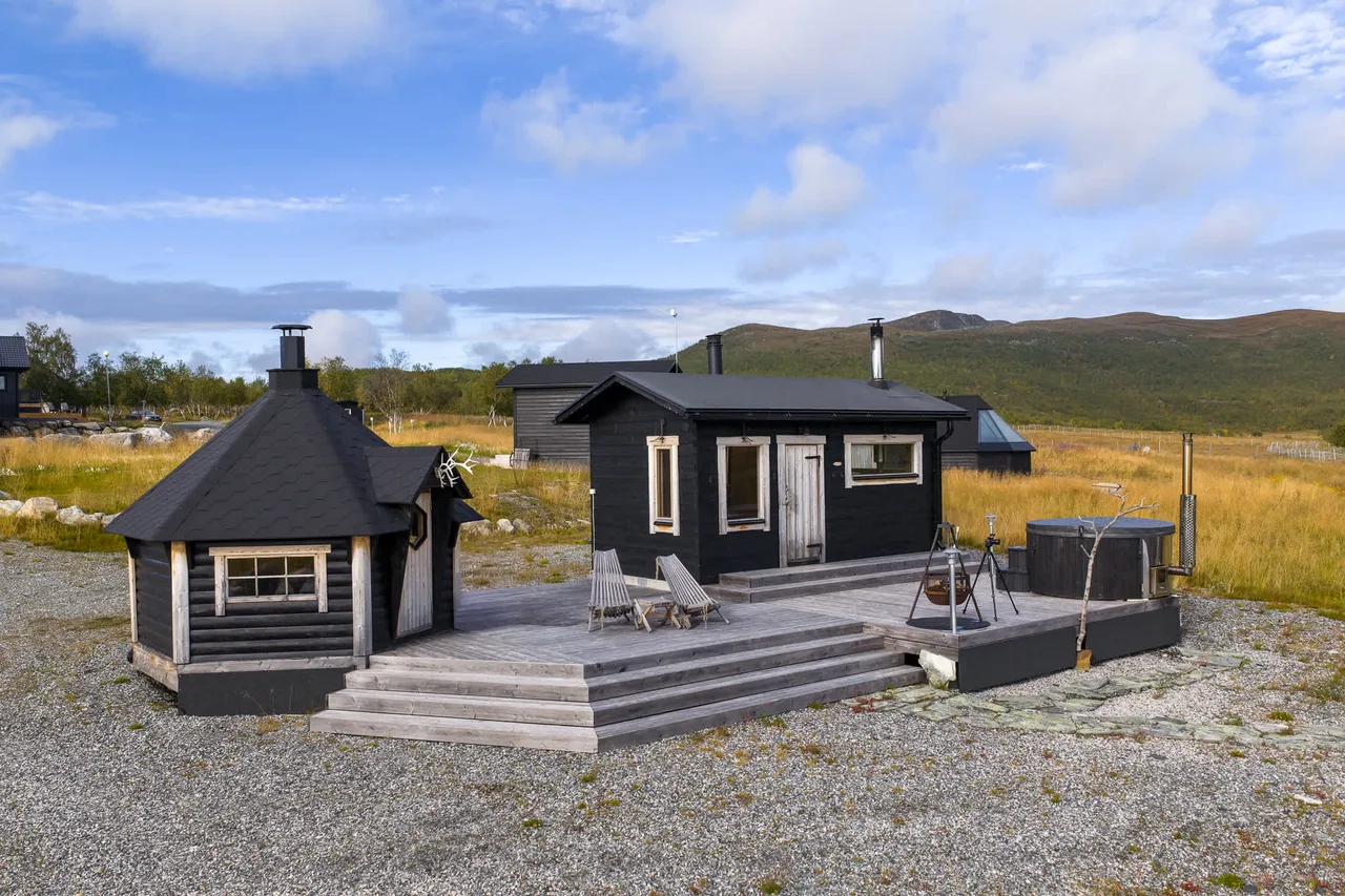 Arctic Silence Retreat With Outdoor Sauna