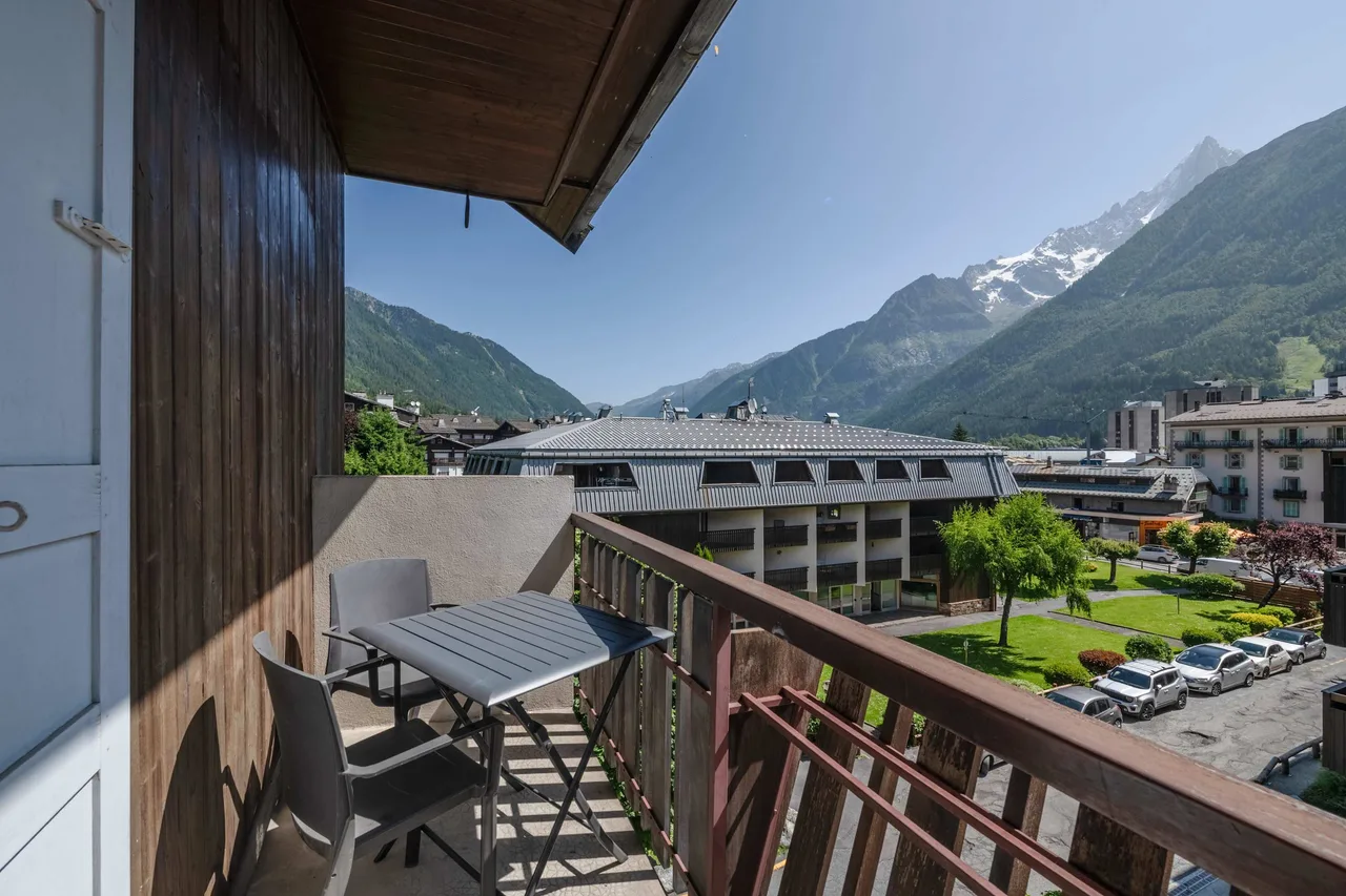 Alpine Getaway With Mont Blanc Views