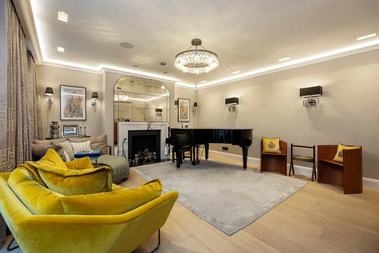 Elegant Five Bedroom Retreat in England